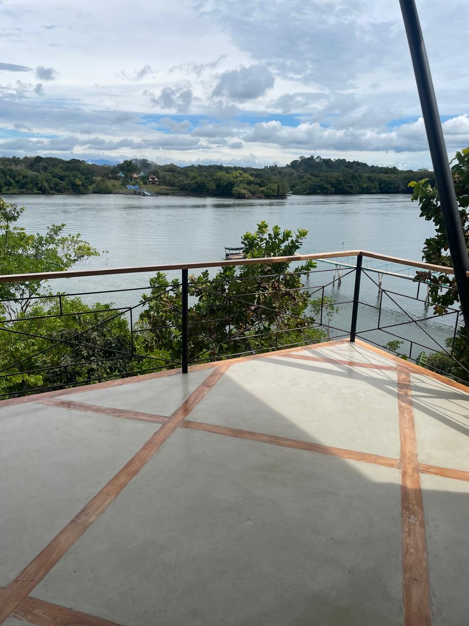 Terraza abierta con vista al mar